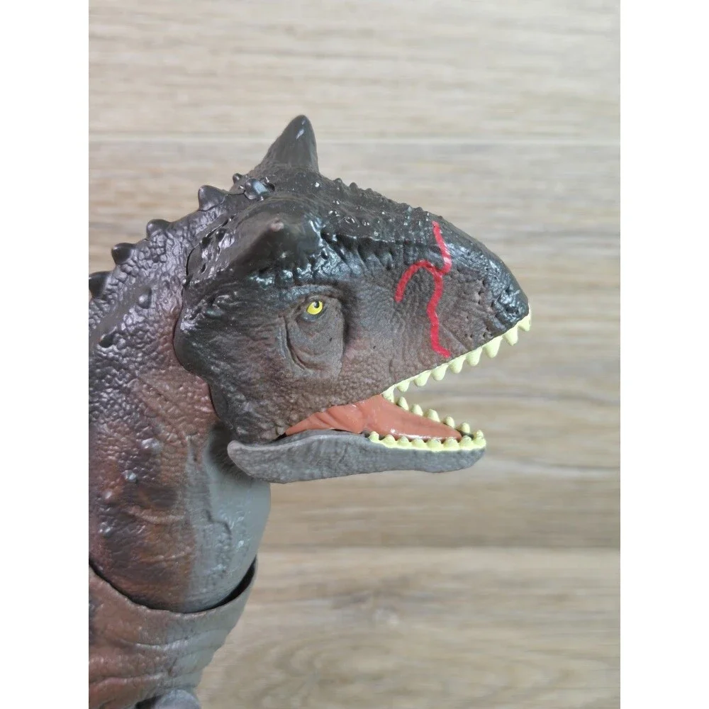 2020 Jurassic World Camp Cretaceous Control 'N Conquer Carnotaurus Toro
